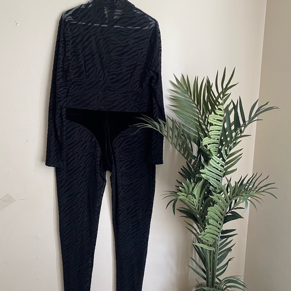 Gsuwoo Jumpsuit (Sexy see through) - Picture 4 of 4